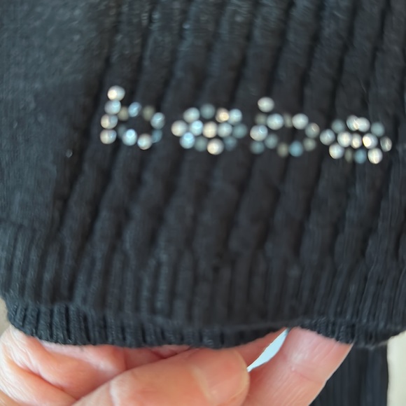 Black Bebe Ruffled Cold Shoulder Sweater Size Small - Picture 5 of 7